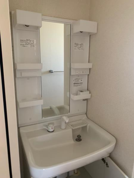 グランエスト江坂の洗面所
