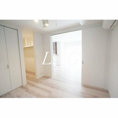 【居間・リビング】 | ＶＥＲＩＴＡＳＹＯＴＳＵＹＡ | 洋室のお部屋です。