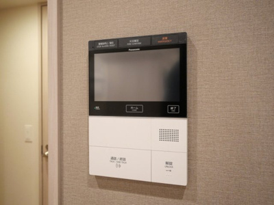 【セキュリティ】 | K-COURT谷町四丁目 | モニター付きインターホンです