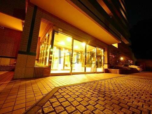 ゼファー横濱サンコリーヌ神之木公園のエントランス|高級感あるエントランスです。