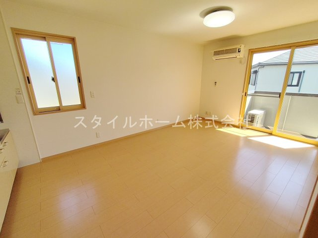 ウィルモア仙路の居間・リビング