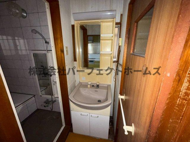 招提大谷3丁目戸建　賃貸の独立洗面台|独立洗面化粧台付き