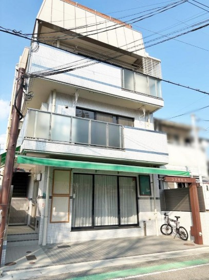 コスモビルの外観