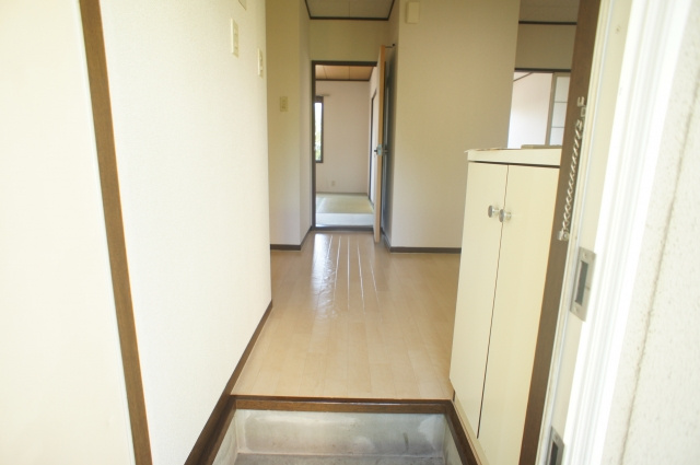 ハイツ恵の玄関