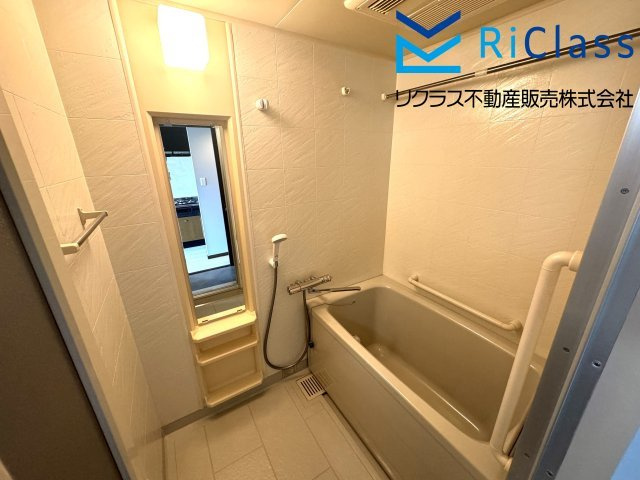すまでらコーポ（オーナーチェンジ物件）の浴室|浴室換気乾燥暖房機付きのお風呂です