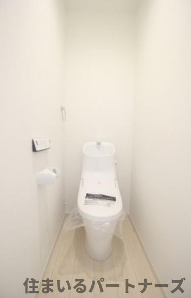 ウイングコートⅤのトイレ|落ち着いた色調のトイレです