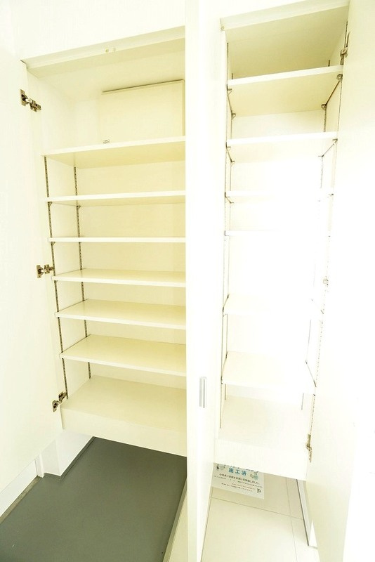 アーバンフラッツ湊町のその他