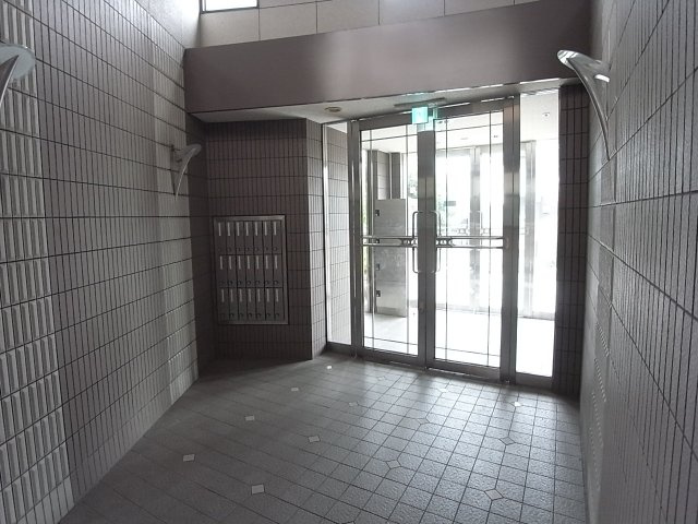 メゾンフェリスⅤのエントランス
