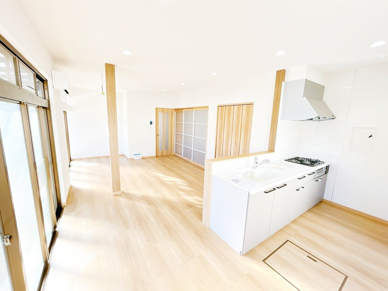 野木町友沼　中古戸建　敷地99.9坪の居間・リビング