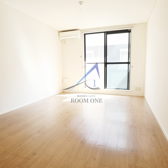 ストロベリーフィールズの居間・リビング|洋室のお部屋です。