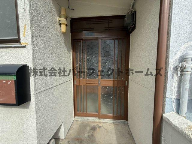 点野4丁目テラスハウス　賃貸の玄関|シンプルで使いやすい玄関です