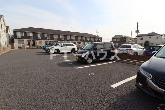 ベルメゾン八千代の駐車場