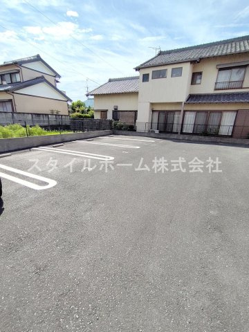 Berg平岡の駐車場