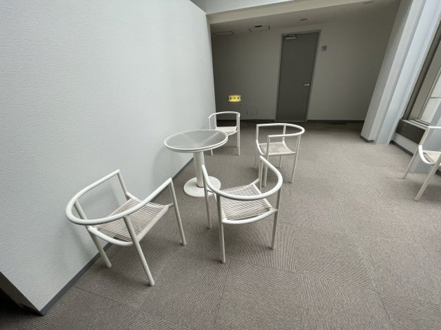 くずは寮のロビー