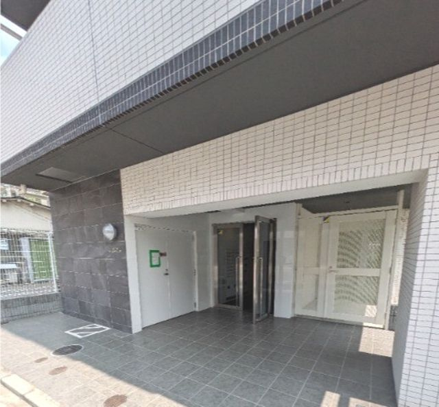 イアース西川口のエントランス