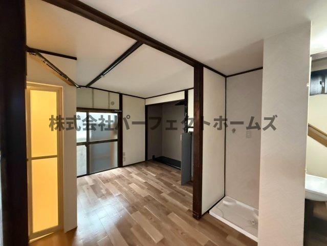 萱島南町戸建　賃貸の居間・リビング|ゆったりとした居間です