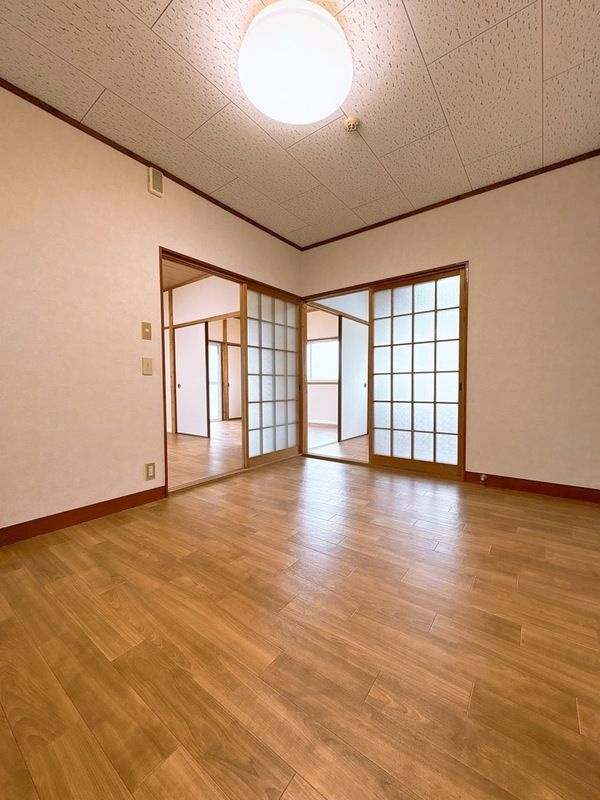 福岡市西区福重２丁目のアパートの洋室