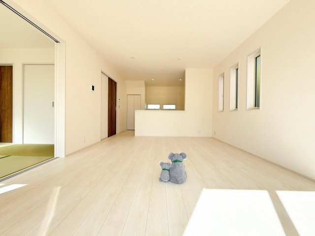 【間取り】 | 高崎市箕郷町生原　新築住宅 | 1Fは16.5帖のLDKと2つの収納があり、2FにはWICを2ヶ所も設置。収納力の高さが魅力。客間としても重宝する和室付きの4LDKで、家族みんなが快適に過ごせるお家です。