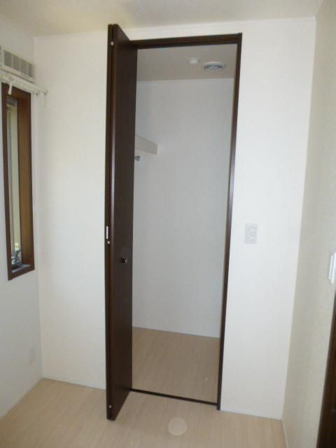 ラシーネ磯子の玄関