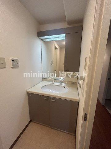 大阪市西区江戸堀３丁目の賃貸マンションの洗面所
