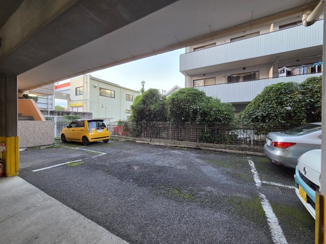 パストラルハイムの駐車場