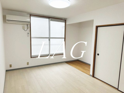 【居間・リビング】 | チェリーハイム | 洋室のお部屋です。