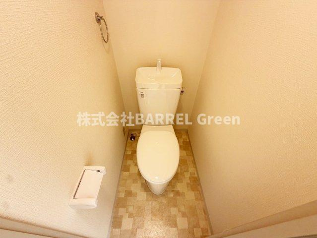 ハイツ上新第三西淡路のトイレ