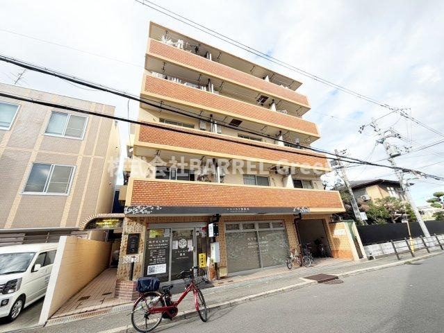 ハイツ上新第三西淡路の外観