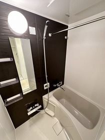 ＣＯＣＯＣＵＢＥ西日暮里の浴室