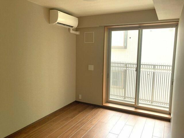 エクセルシオール目黒三田の寝室|使い勝手のいい寝室です