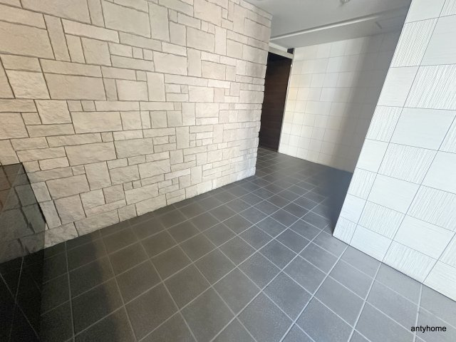 ルクレ西長堀　仲介手数料無料のロビー