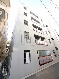 ヨコハマベイウエストの外観