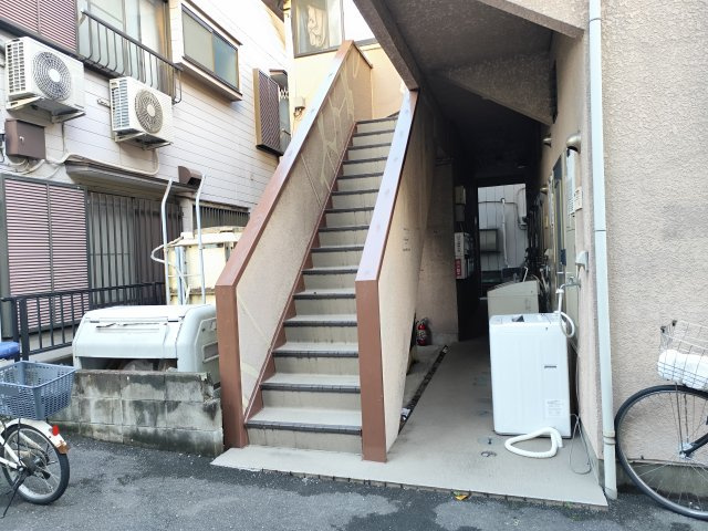 リブレ西新小岩のエントランス