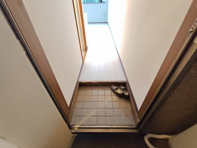 リブレ西新小岩の玄関