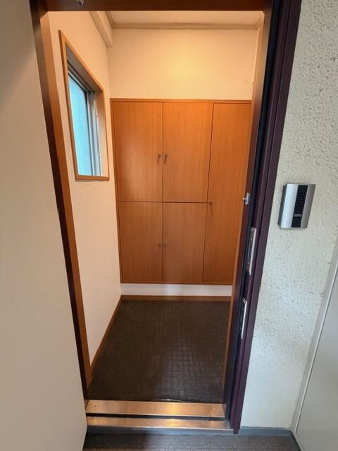 ライオンズプラザ池尻大橋の玄関|明るい玄関です