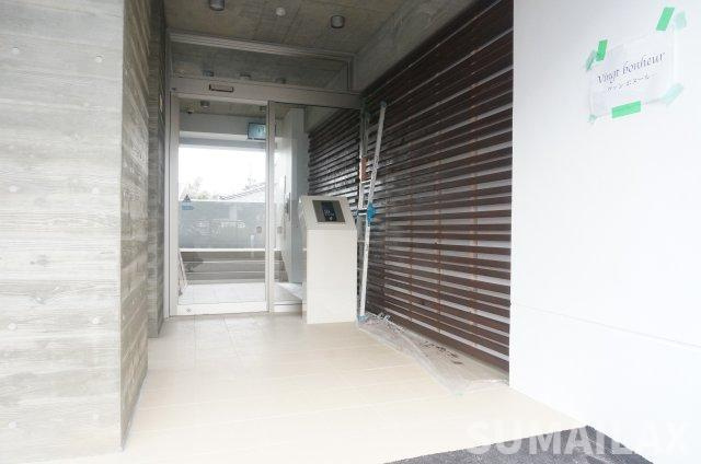 熊本市東区下南部２丁目の賃貸マンションのエントランス