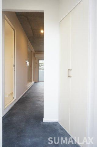 熊本市東区下南部２丁目の賃貸マンションの玄関