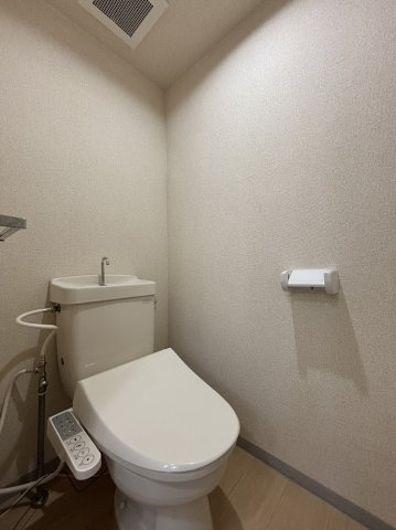 高倉マンションのトイレ|トイレスペースもゆとりがあります。
