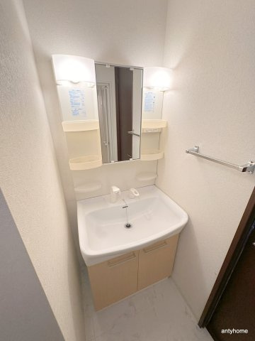 レジデンス本町　仲介手数料無料の洗面所