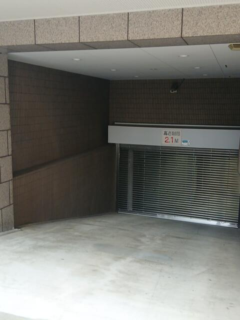 パルロイヤルアレフ赤坂の駐車場
