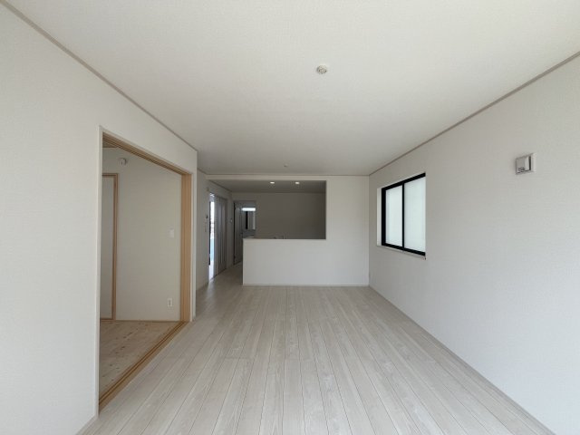うるま市勝連平安名469番（全3棟）の居間・リビング|※同仕様写真です