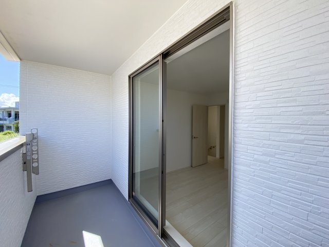 うるま市勝連平安名469番（全3棟）のバルコニー|※同仕様写真です