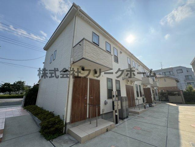 武蔵野市関前５丁目のアパートのエントランス
