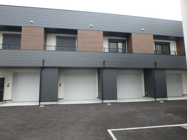 東区菩提町　貸倉庫の外観