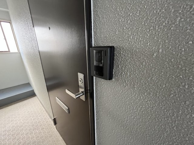 LL甲子園ビルの玄関
