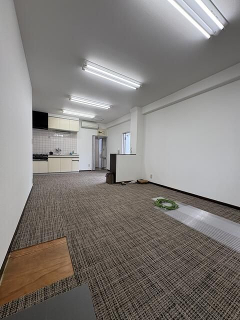 木村ビルのロビー|建物の内部です