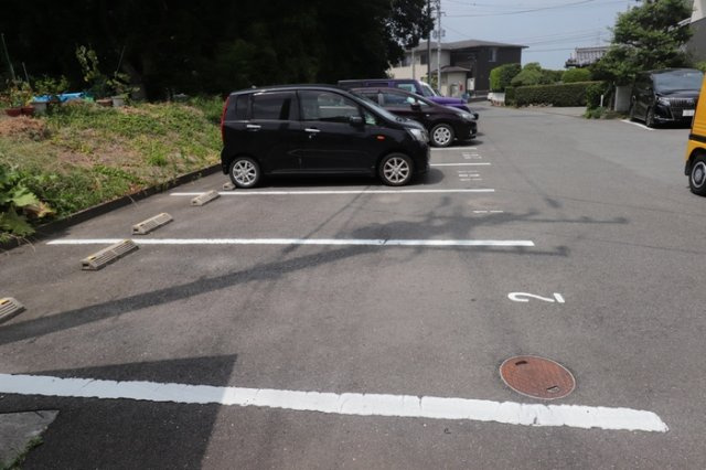 レヂデンスⅡ【キャッシュバック対象】の駐車場|駐車場完備です