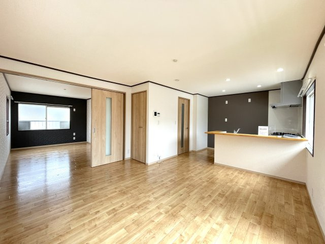 ライフタウニーC街区2号棟の居間・リビング