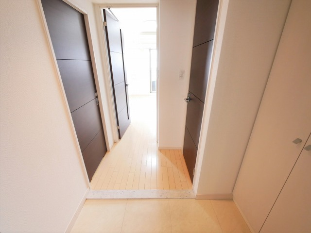 S‐RESIDENCE　Hommachi　Marksの玄関