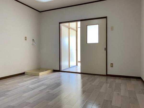 メイプル柳瀬川の居間・リビング